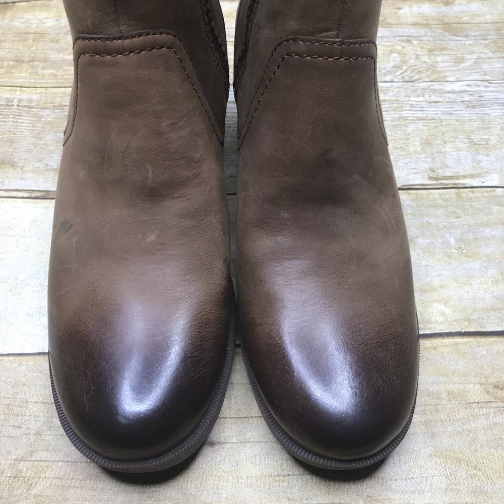Sold Teva waterproof leather brown tall boots - Picture 4 of 8